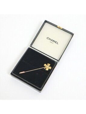 Chanel Pin Brooch Clover Gold
